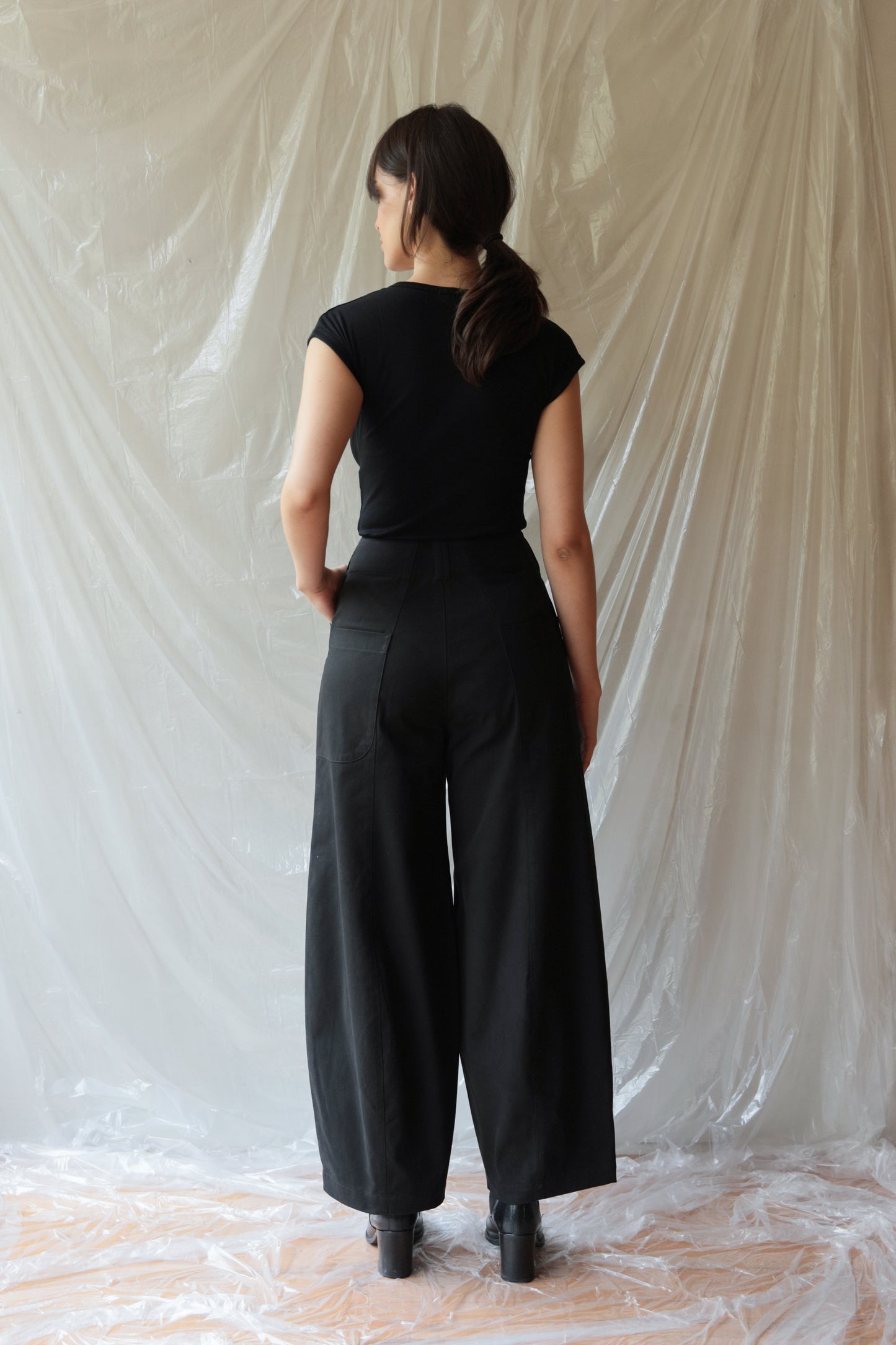 In stock ― 001 Black