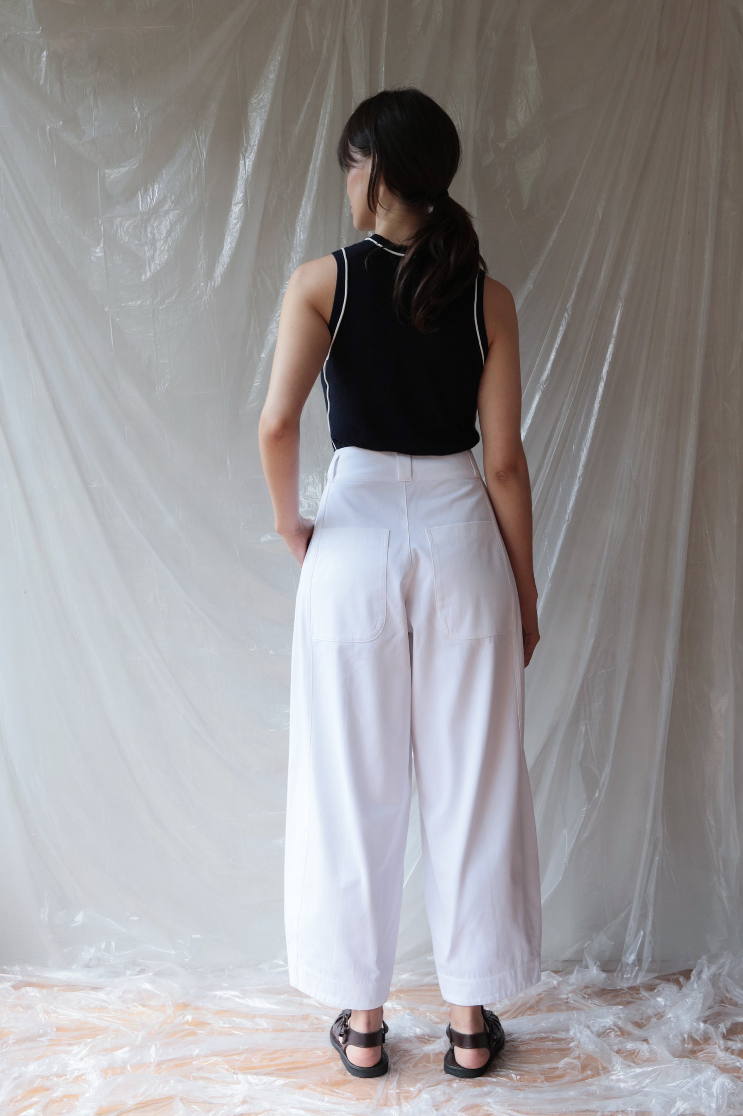 Model 002 ― White