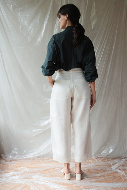 Model 002 ― White Linen