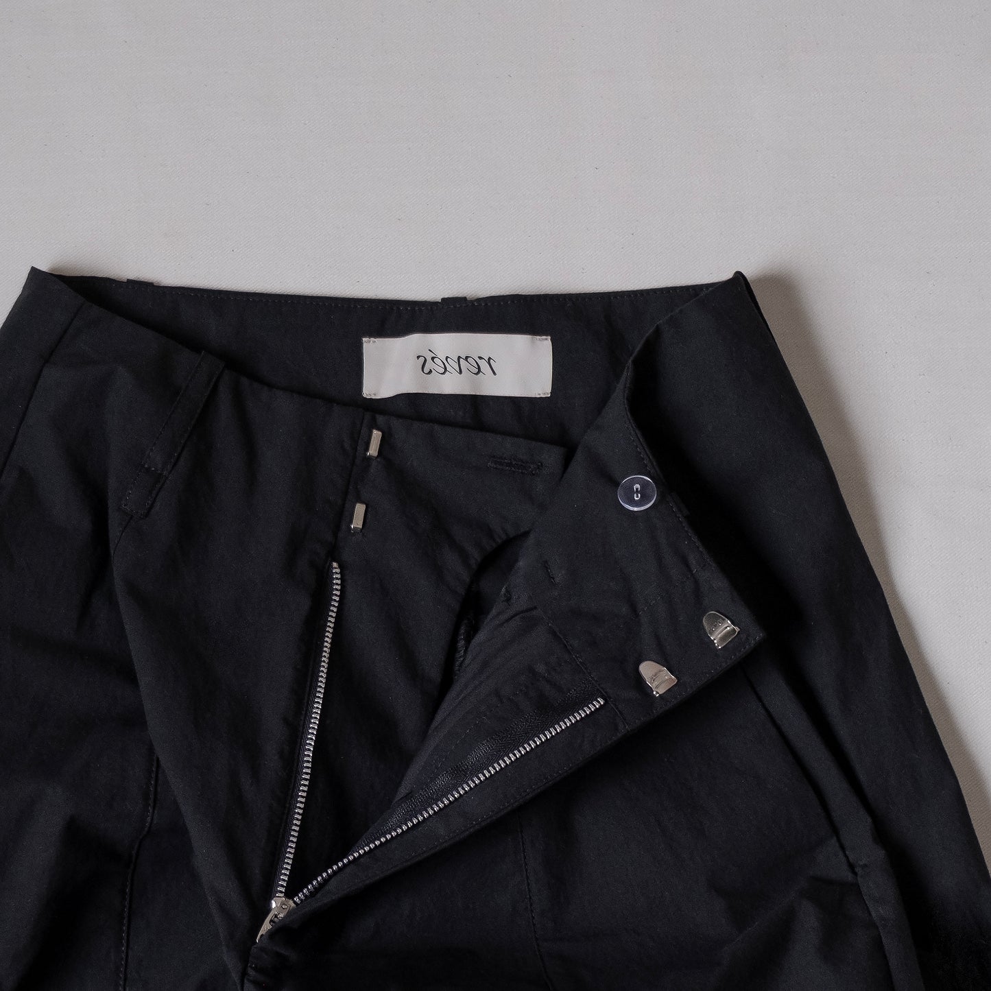 P.002.02 - Model 002 Edit - Black